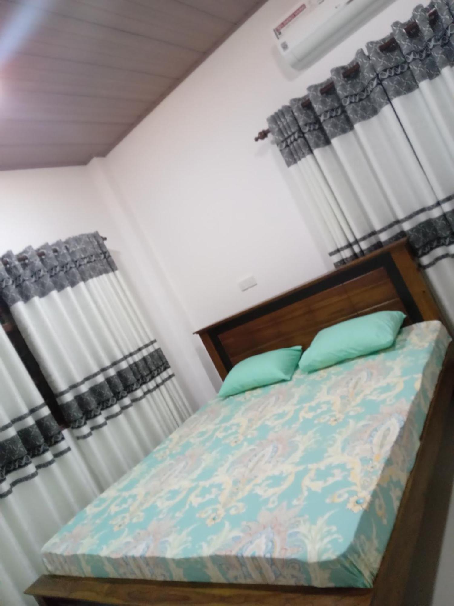 Sky Bloom Bed & Breakfast Homagama Bagian luar foto