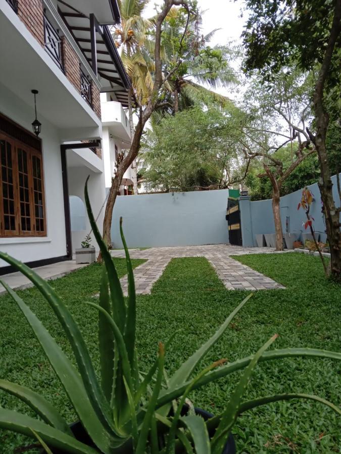 Sky Bloom Bed & Breakfast Homagama Bagian luar foto