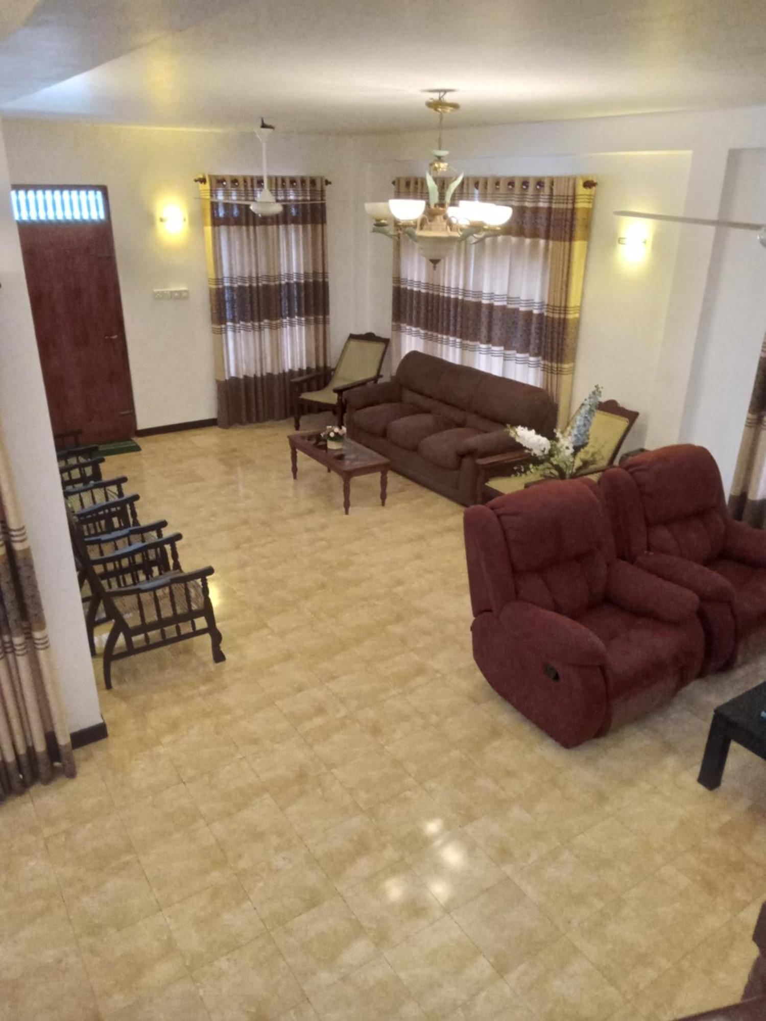 Sky Bloom Bed & Breakfast Homagama Bagian luar foto