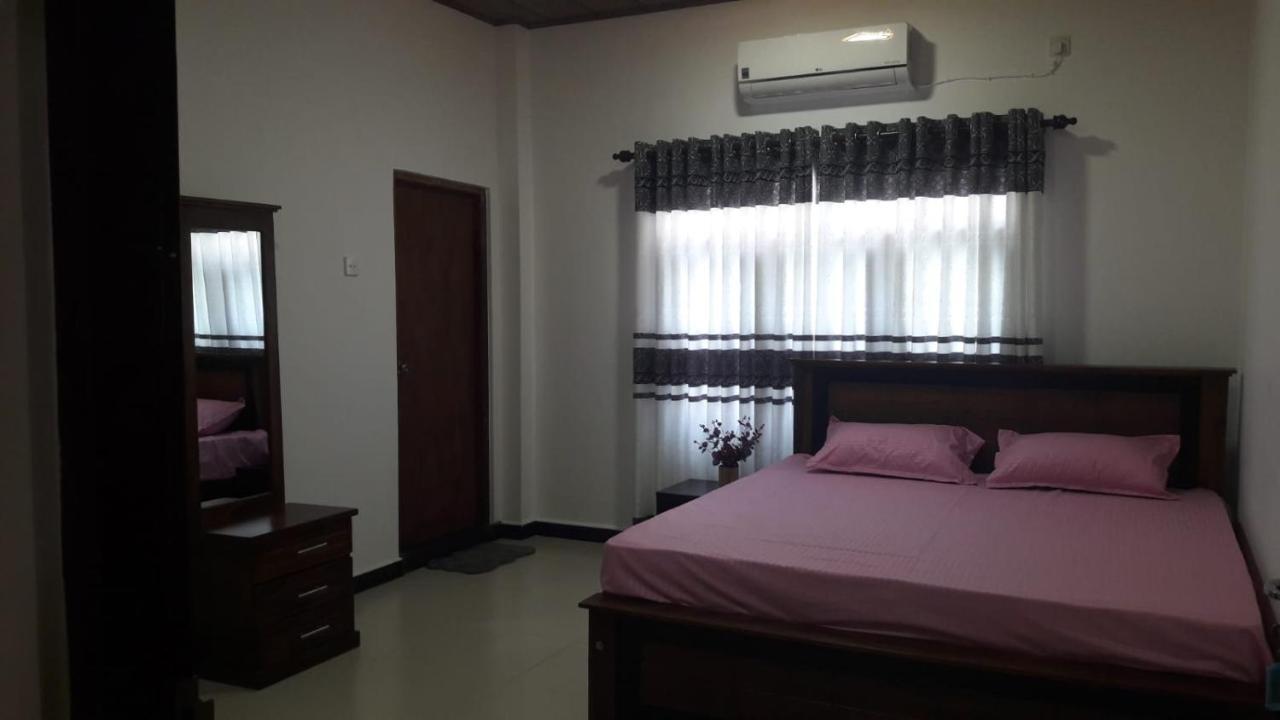 Sky Bloom Bed & Breakfast Homagama Bagian luar foto