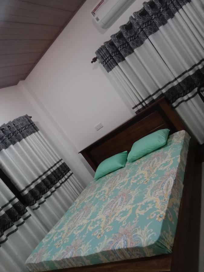 Sky Bloom Bed & Breakfast Homagama Bagian luar foto