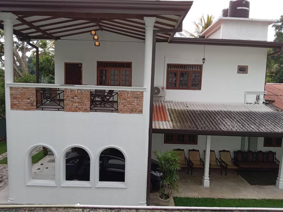 Sky Bloom Bed & Breakfast Homagama Bagian luar foto